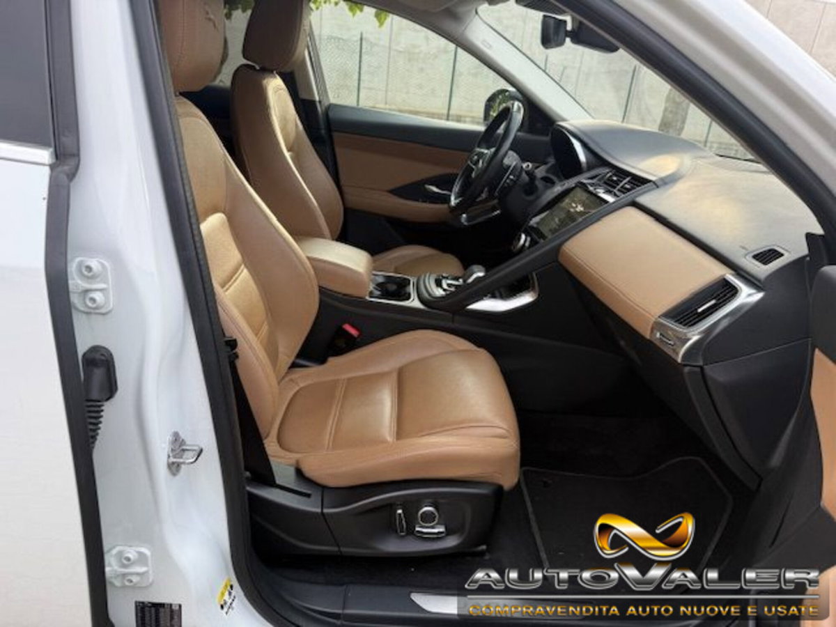 Jaguar E-Pace 2.0D I4 163 CV (17)