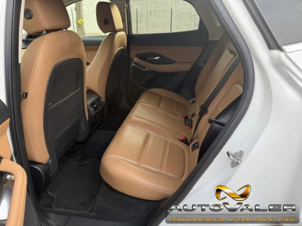 Jaguar E-Pace 2.0D I4 163 CV (9)