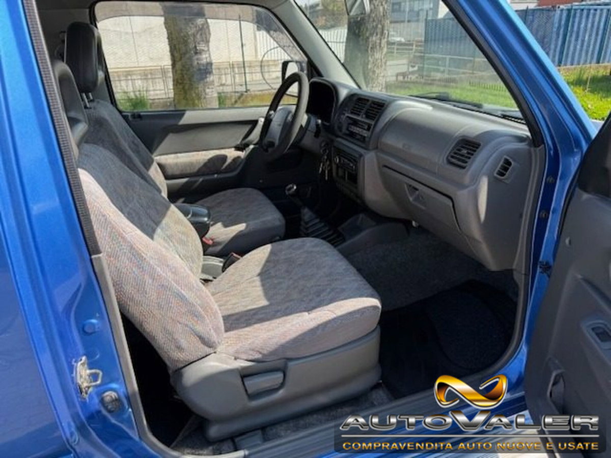 Suzuki Jimny 1.3i 16V cat 4WD JLX (11)