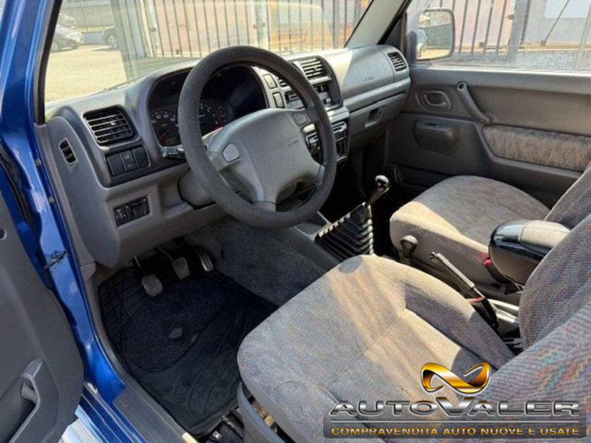 Suzuki Jimny 1.3i 16V cat 4WD JLX (14)