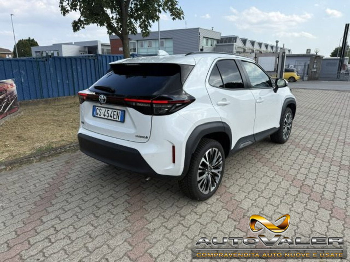 Toyota Yaris Cross 1.5h GR Sport Black Sky fwd 116cv e-cvt (2)