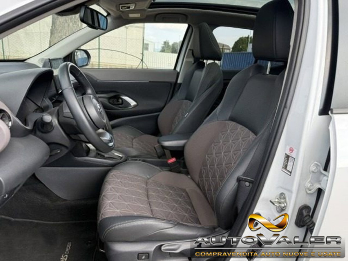 Toyota Yaris Cross 1.5h GR Sport Black Sky fwd 116cv e-cvt (7)