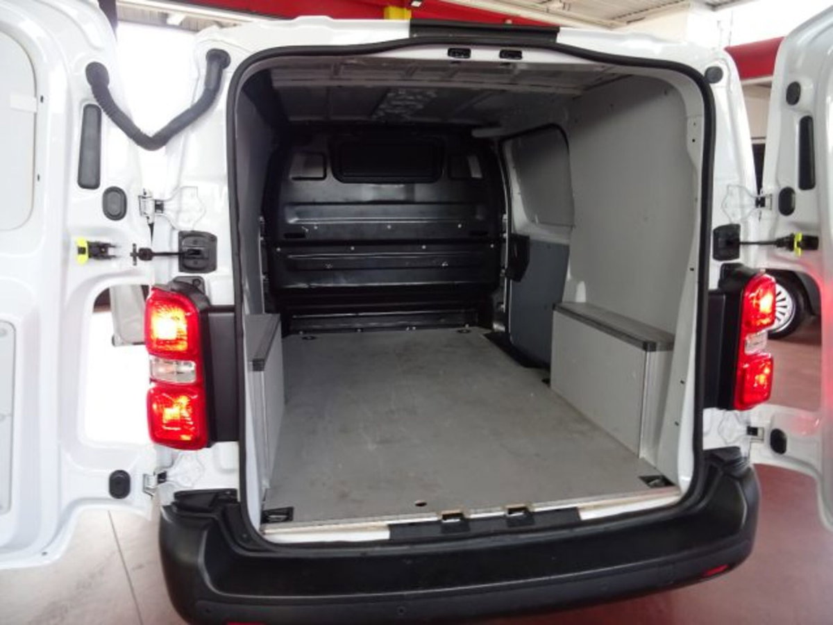 Fiat Scudo Furgone 2.0 BlueHDi 145CV AT8 PL-TN Furgone Lounge (14)