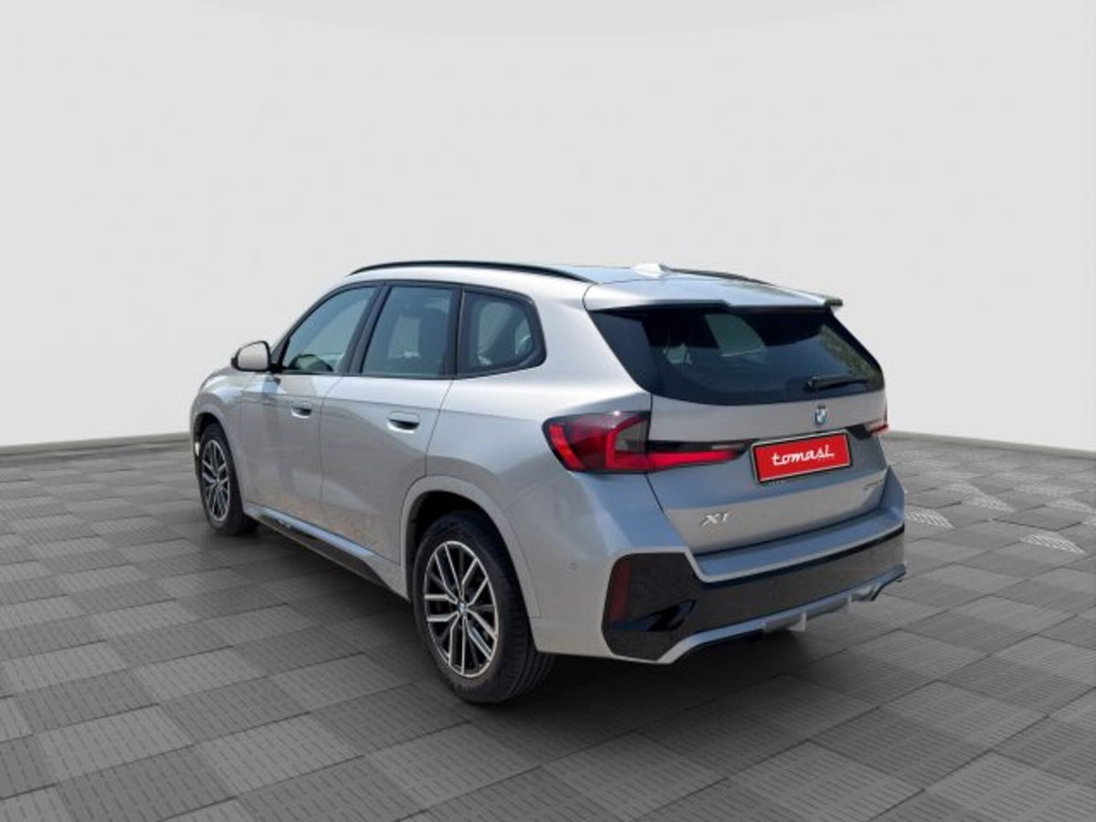 BMW X1 sDrive 18i Msport (3)