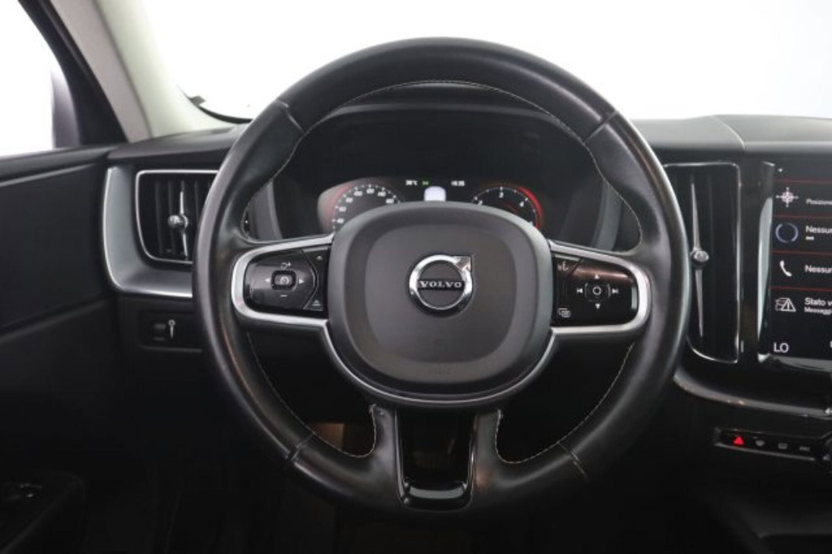 Volvo XC60 B4 (d) AWD Geartronic Business Plus (5)