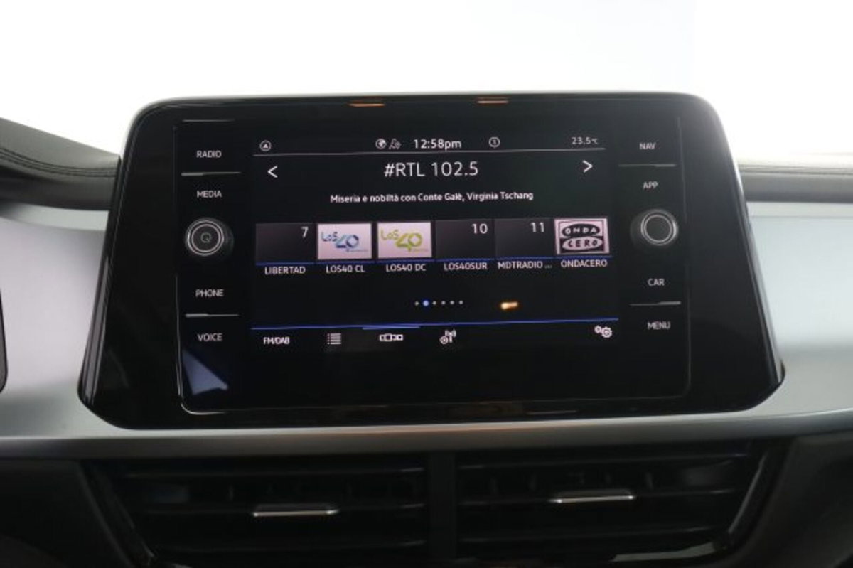 Volkswagen T-Roc 1.5 tsi Life dsg (11)