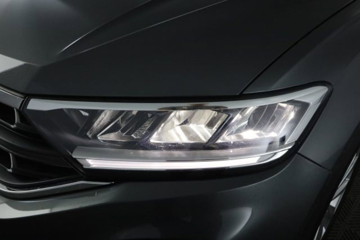 Volkswagen T-Roc 1.5 tsi Life dsg (9)
