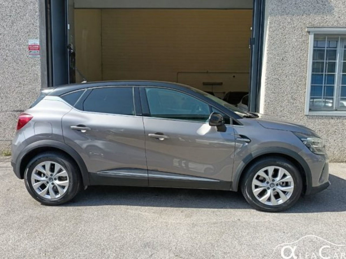 Renault Captur Plug-in Hybrid E-Tech 160 CV Intens (17)