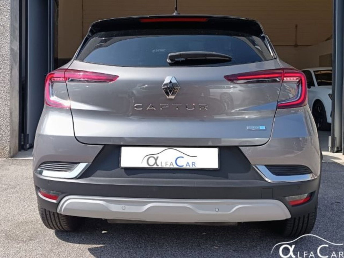Renault Captur Plug-in Hybrid E-Tech 160 CV Intens (4)