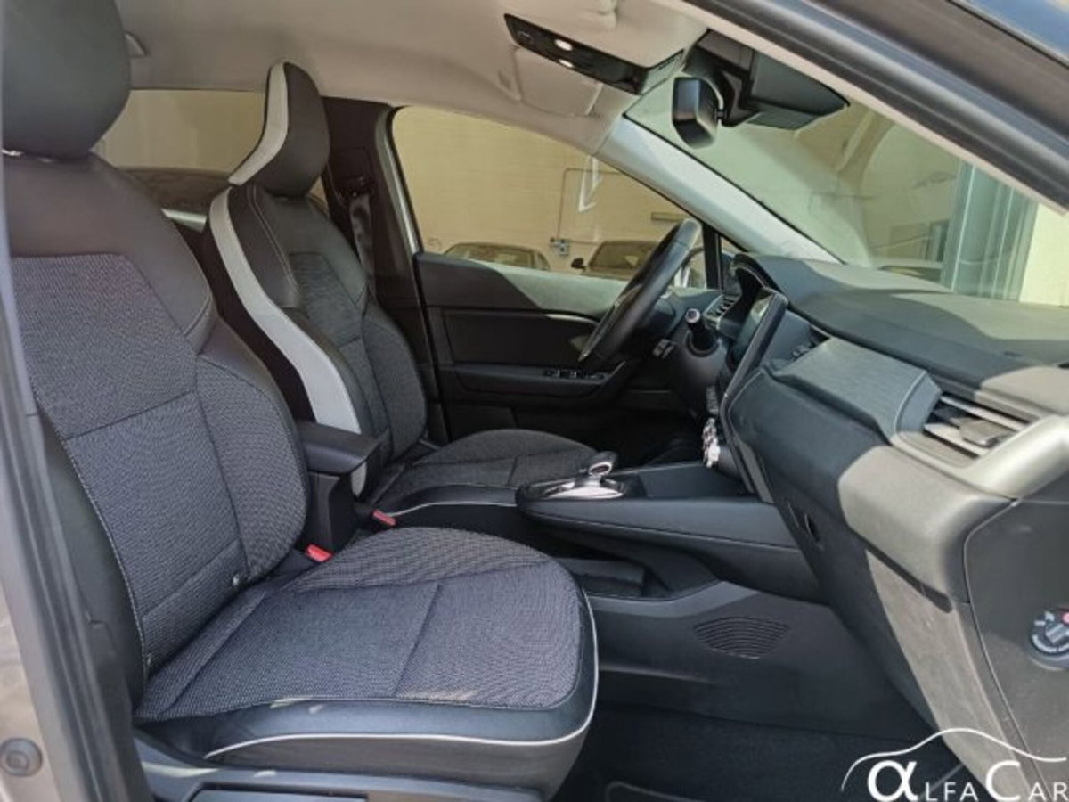 Renault Captur Plug-in Hybrid E-Tech 160 CV Intens (5)