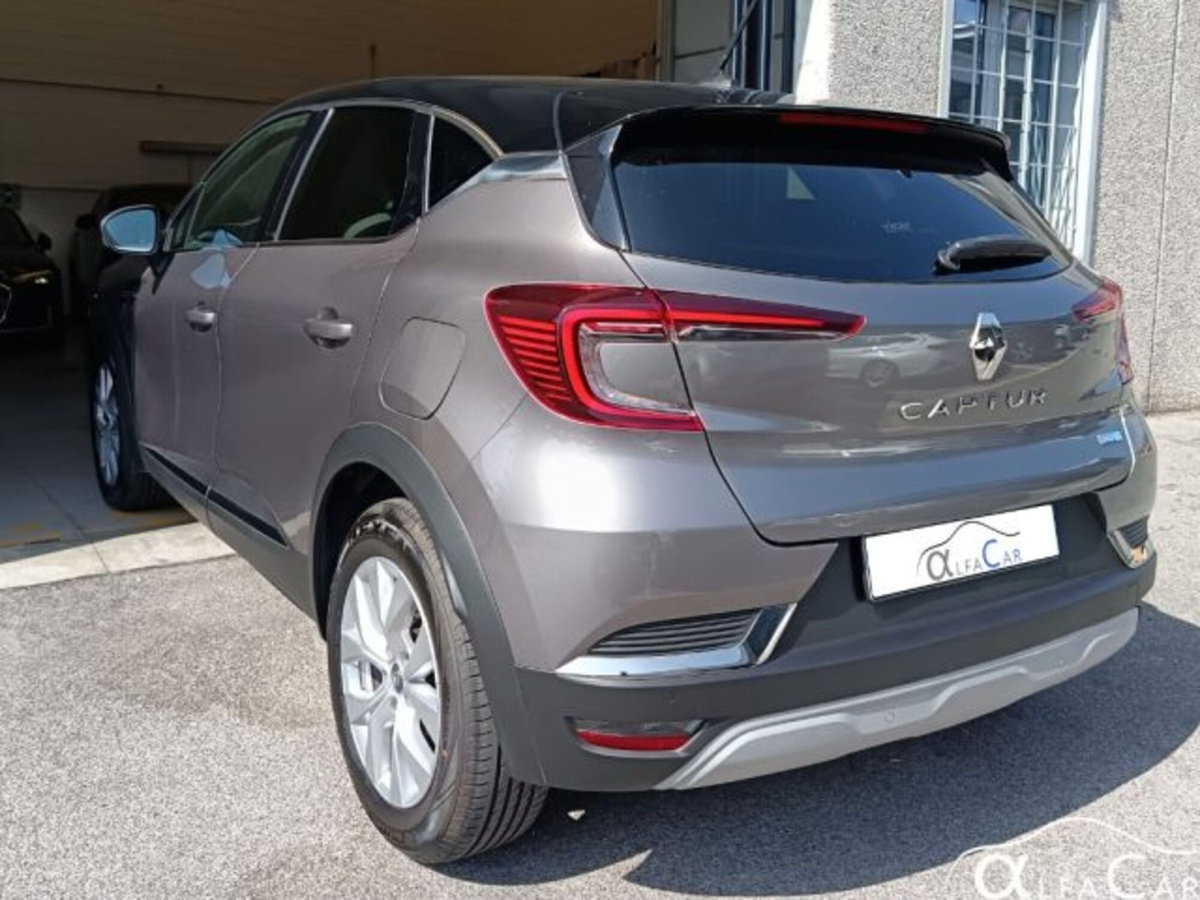 Renault Captur Plug-in Hybrid E-Tech 160 CV Intens (8)