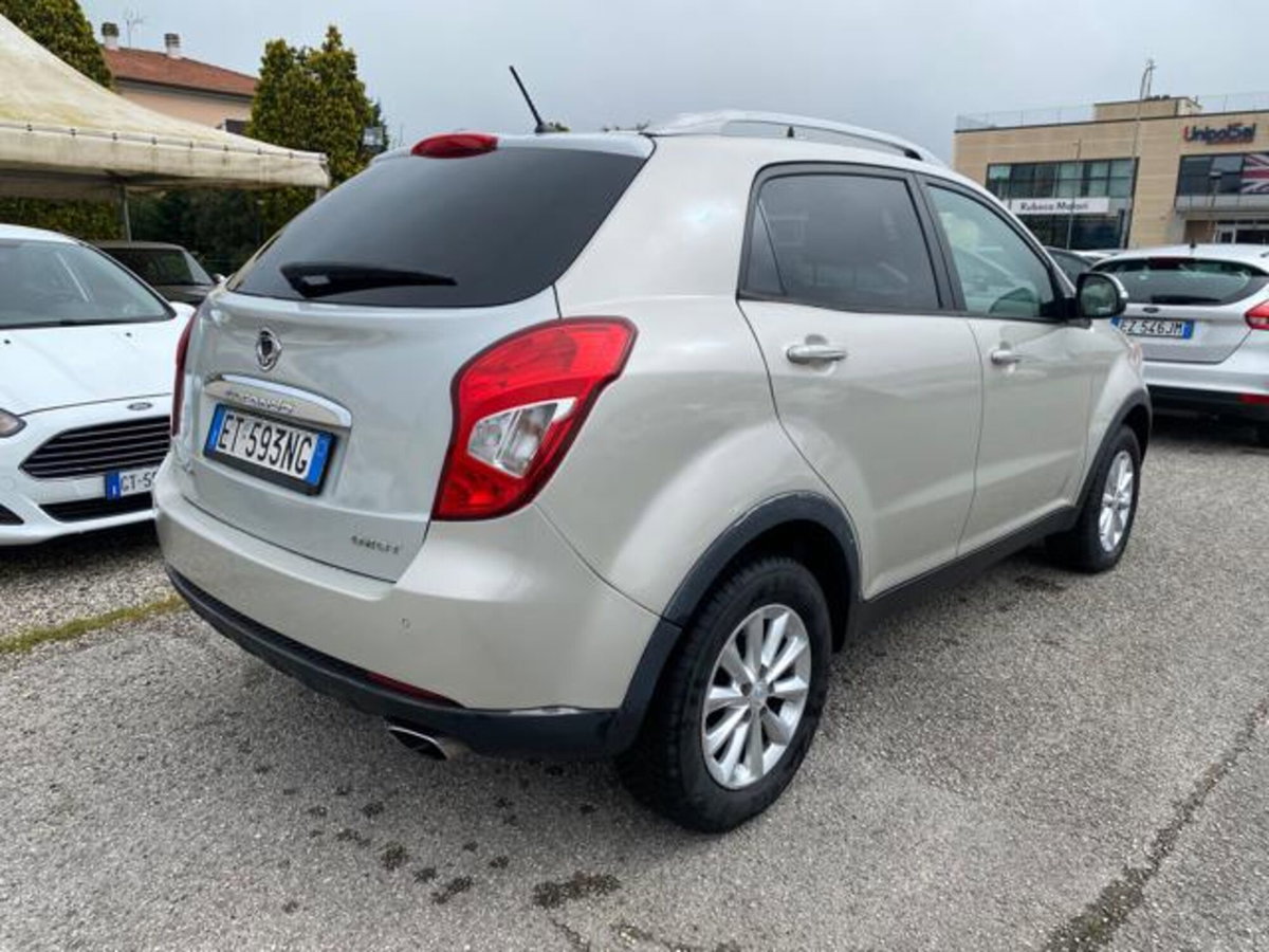 Ssangyong Korando 2.0 e-XDi 149 CV 2WD MT Plus (3)