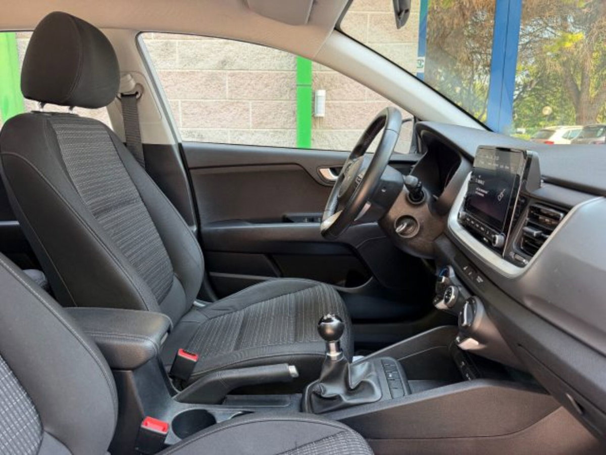Kia Stonic 1.2 DPI Urban (13)