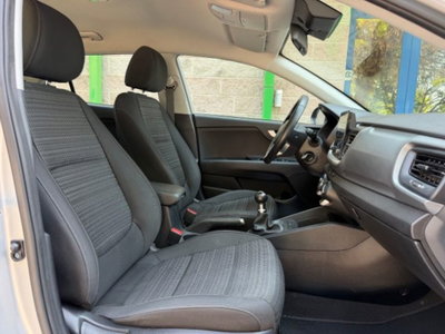Kia Stonic 1.2 DPI Urban (14)