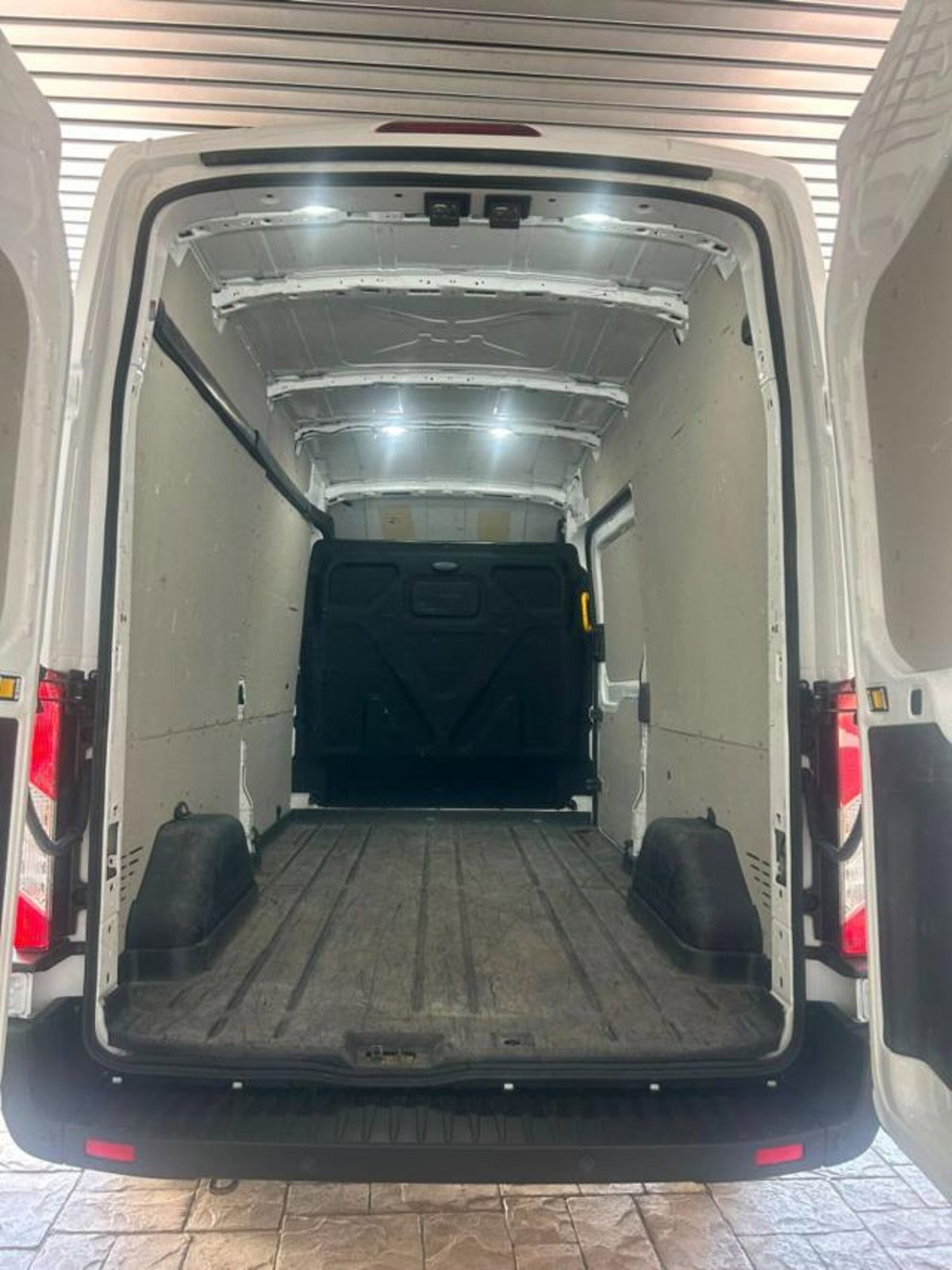 Ford Transit Furgone 350 2.0TDCi EcoBlue 170CV PL-SL-TA Furg. Jumbo Trend (8)