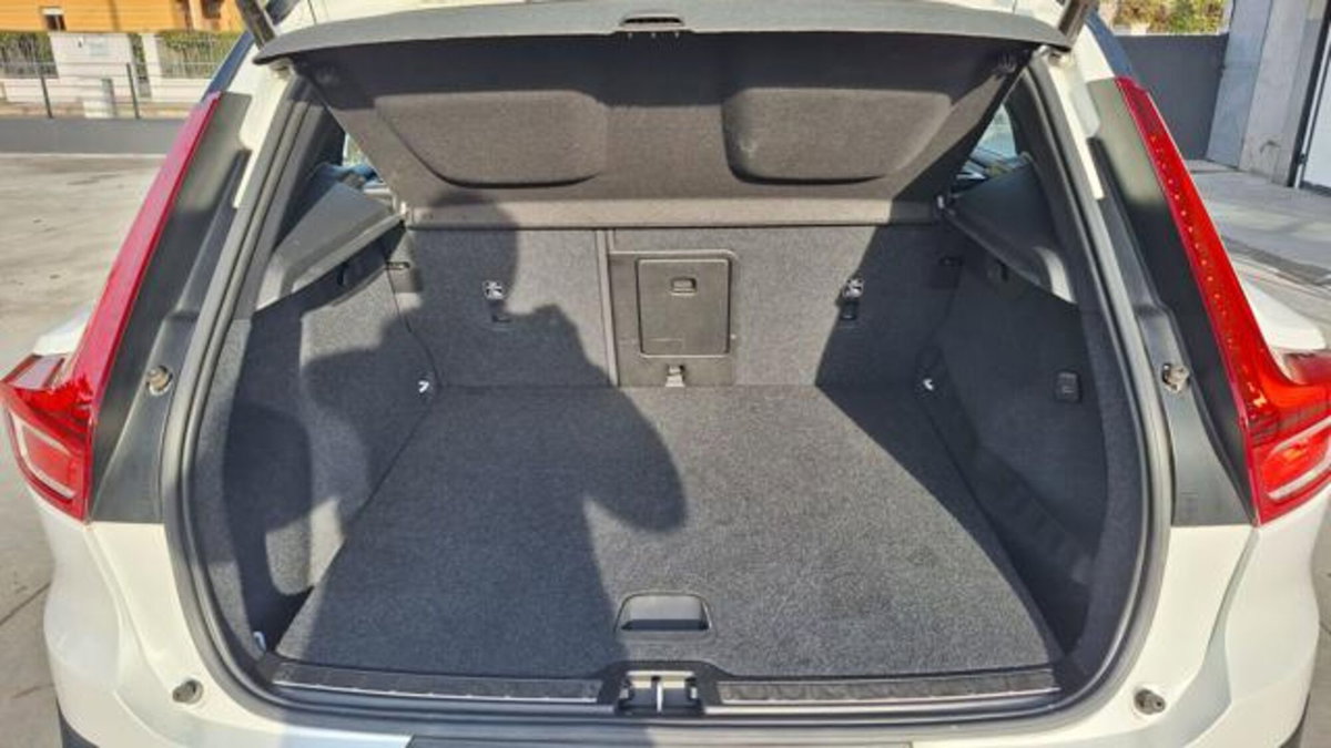 Volvo XC40 D3 AWD Geartronic R-design (12)