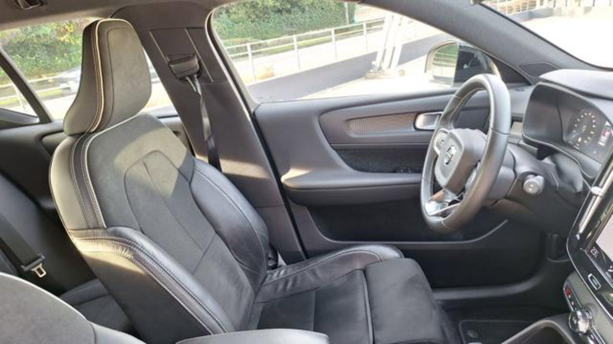 Volvo XC40 D3 AWD Geartronic R-design (15)