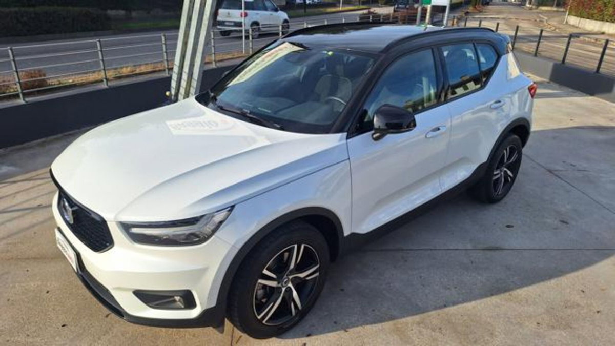 Volvo XC40 D3 AWD Geartronic R-design (18)