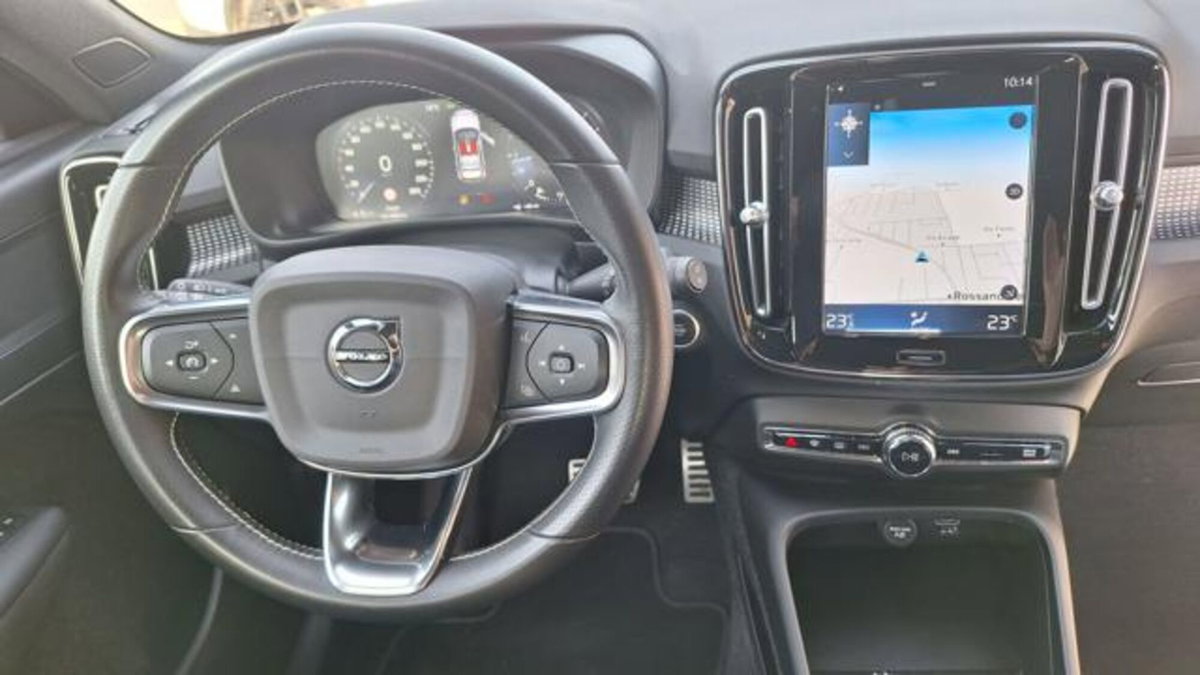 Volvo XC40 D3 AWD Geartronic R-design (2)