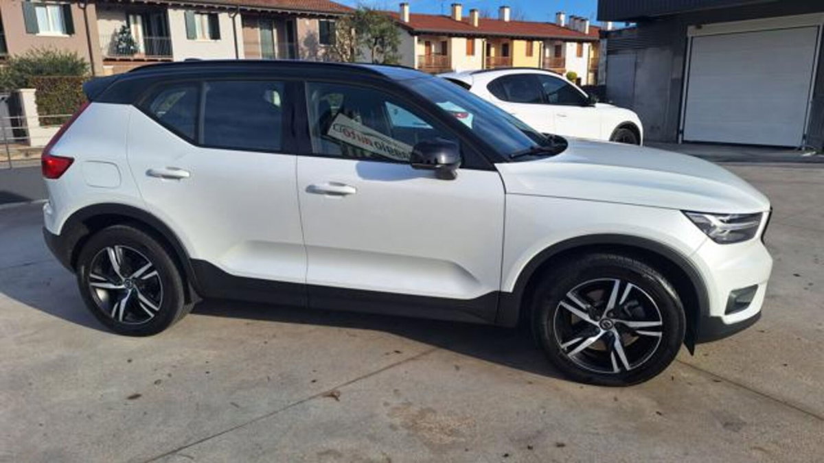 Volvo XC40 D3 AWD Geartronic R-design (6)