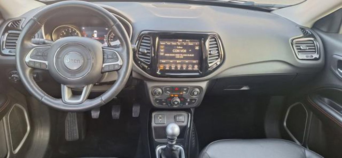 Jeep Compass 1.6 Multijet II 2WD Limited (17)