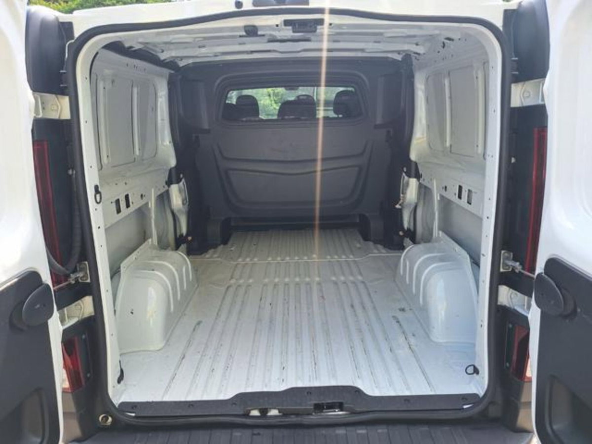 Opel Vivaro Furgone 29 1.6 CDTI 120CV S&S PL-TN Combi (2)