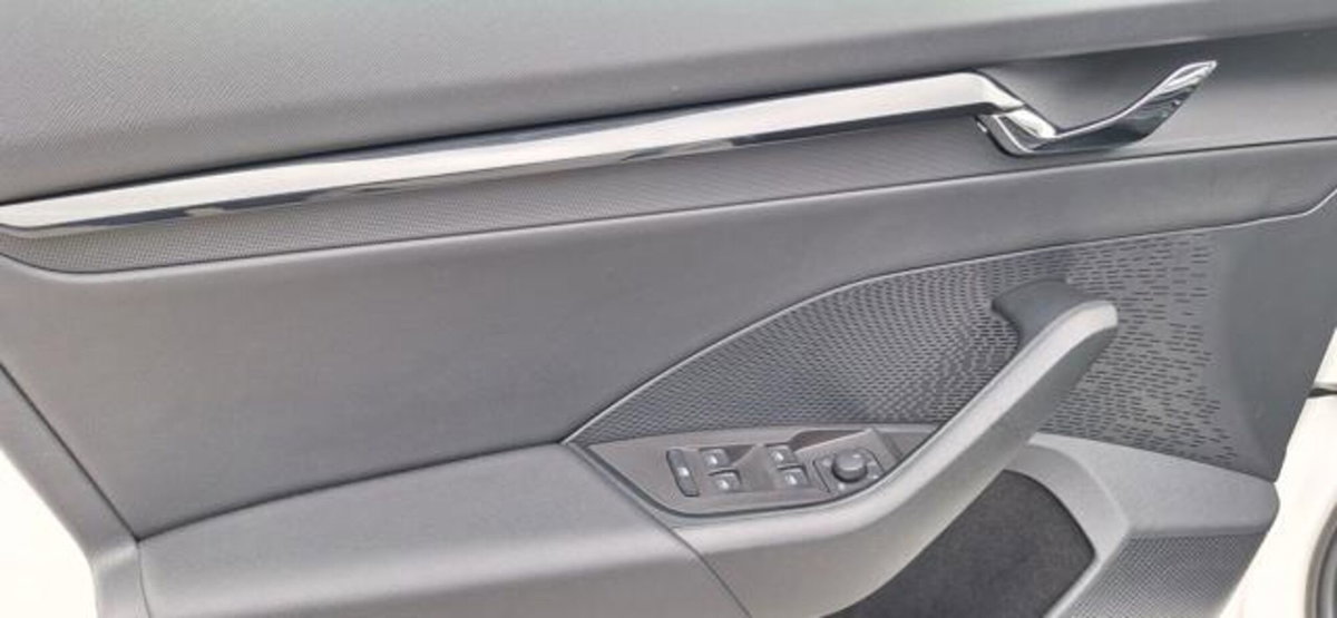 Skoda Octavia Station Wagon 2.0 TDI EVO SCR DSG Wagon Executive (15)