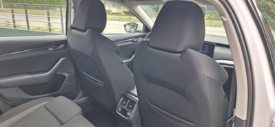 Skoda Octavia Station Wagon 2.0 TDI EVO SCR DSG Wagon Executive (17)