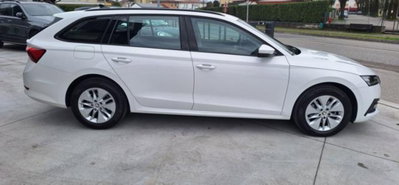 Skoda Octavia Station Wagon 2.0 TDI EVO SCR DSG Wagon Executive (9)