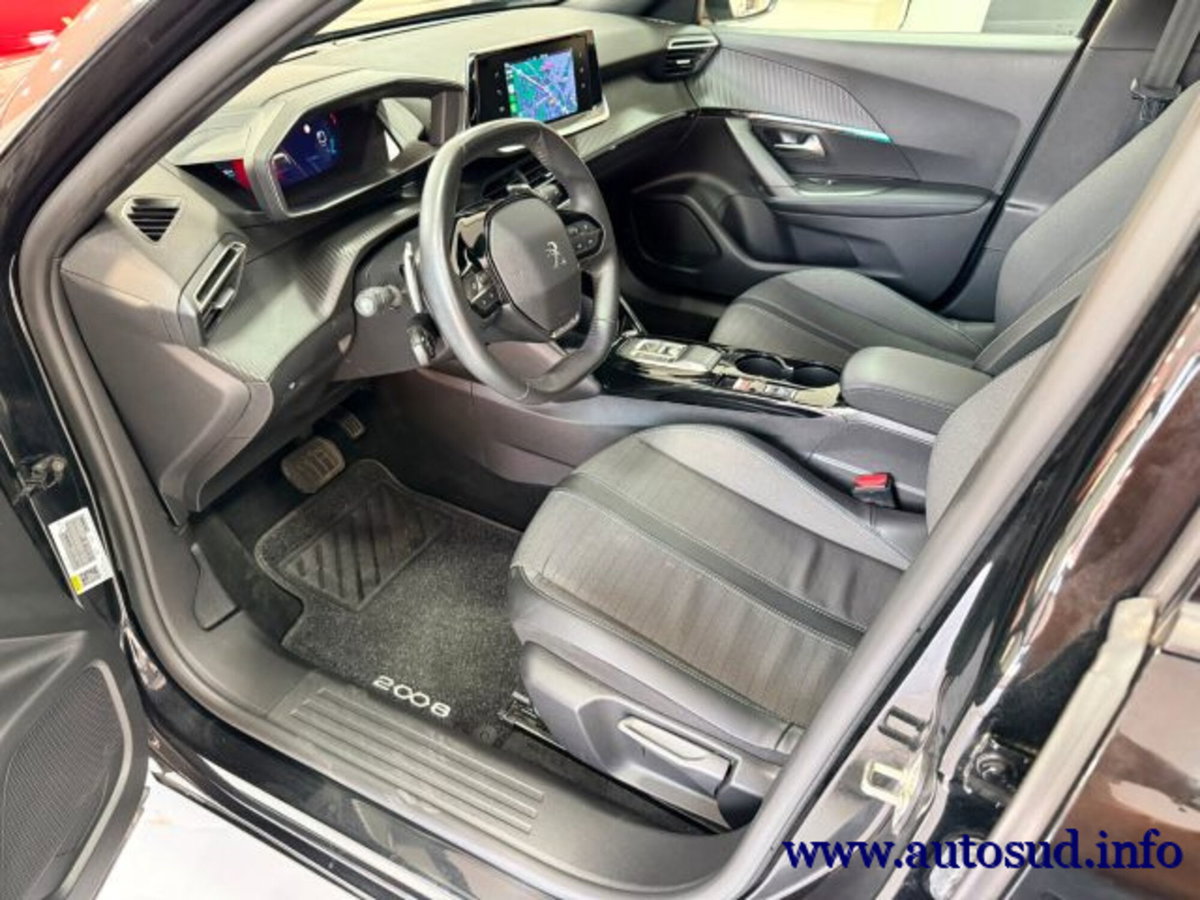 Peugeot 2008 BlueHDi 130 S&S EAT8 Allure Pack (12)