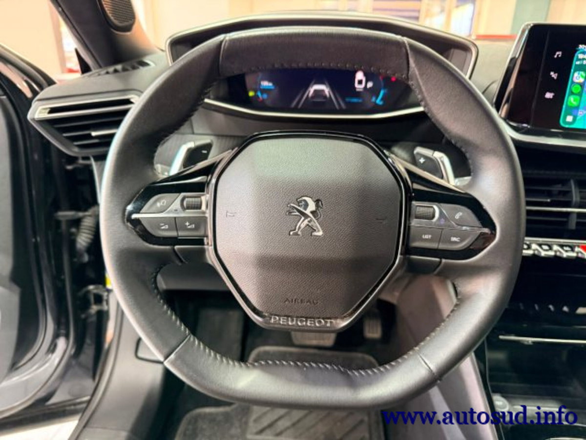 Peugeot 2008 BlueHDi 130 S&S EAT8 Allure Pack (13)