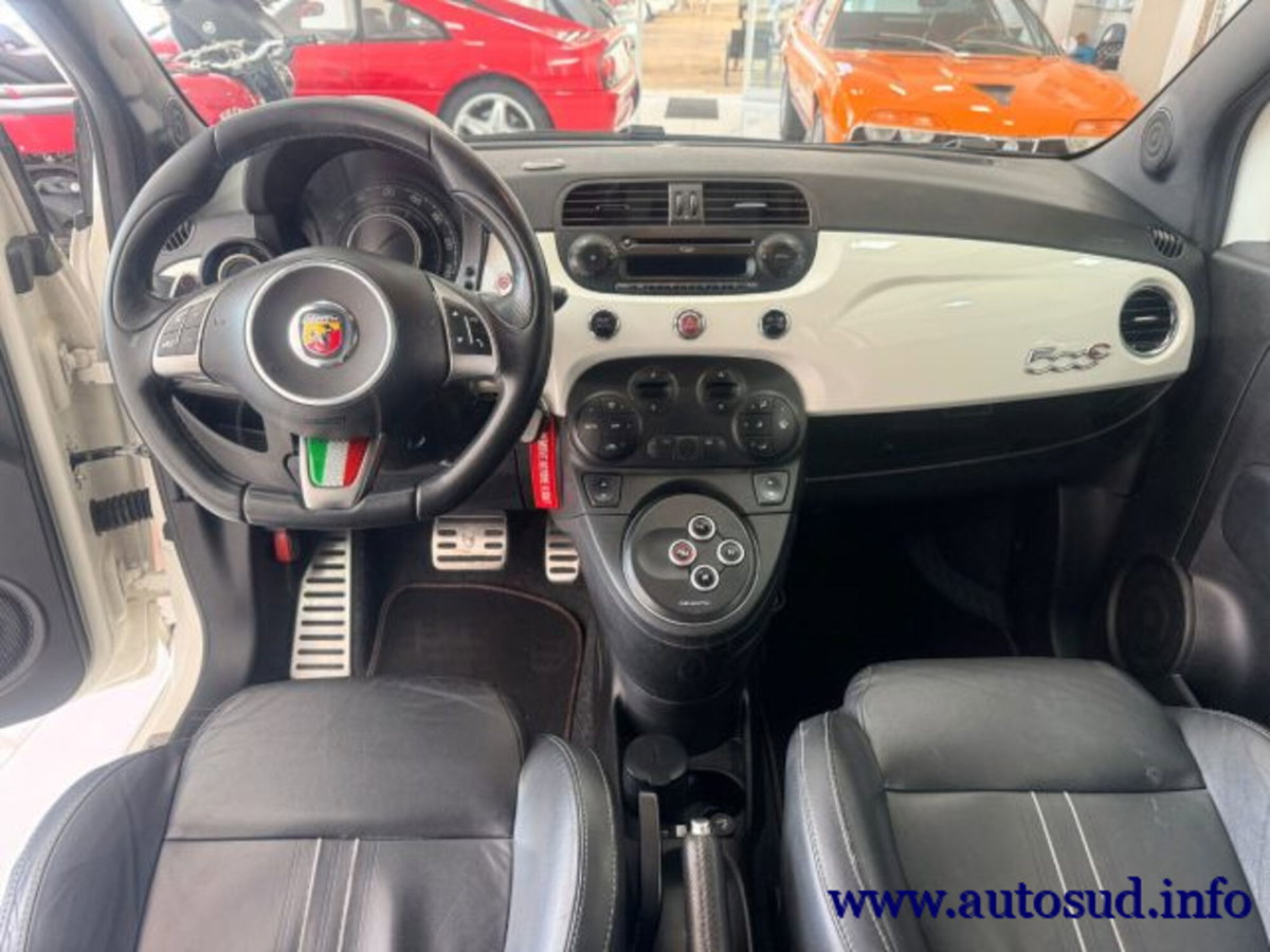 Abarth 500 Cabrio 1.4 Turbo T-Jet MTA (18)