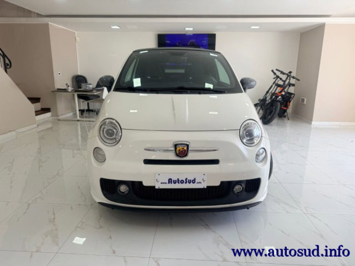 Abarth 500 Cabrio 1.4 Turbo T-Jet MTA (2)