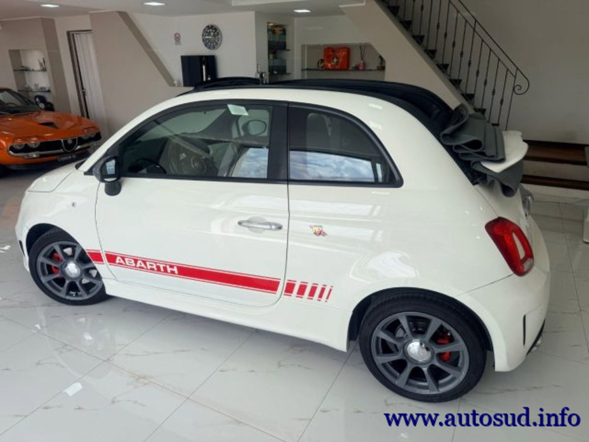 Abarth 500 Cabrio 1.4 Turbo T-Jet MTA (5)