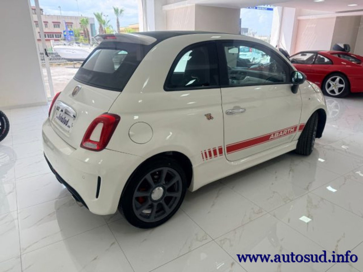 Abarth 500 Cabrio 1.4 Turbo T-Jet MTA (7)