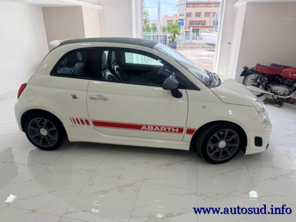 Abarth 500 Cabrio 1.4 Turbo T-Jet MTA (8)
