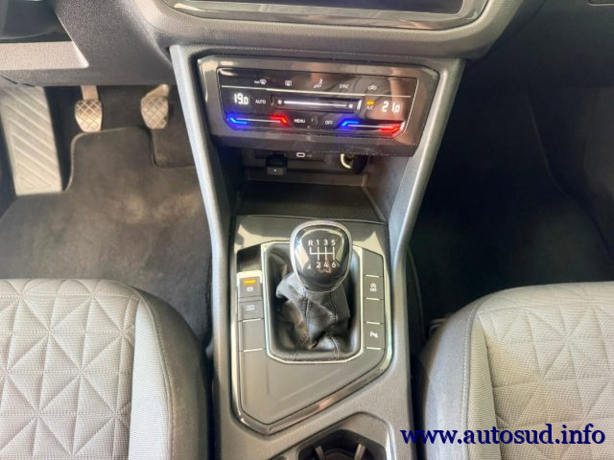 Volkswagen Tiguan 2.0 TDI SCR Life (14)