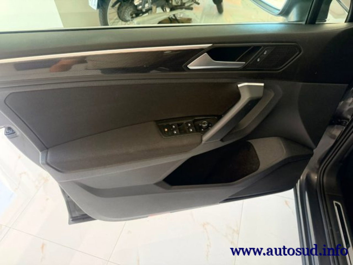 Volkswagen Tiguan 2.0 TDI SCR Life (9)