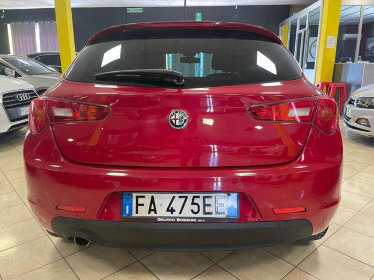 Alfa Romeo Giulietta 1.6 JTDm-2 Distinctive (4)