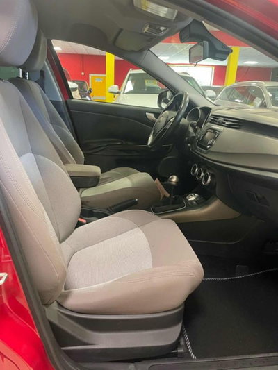 Alfa Romeo Giulietta 1.6 JTDm-2 Distinctive (8)