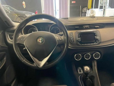 Alfa Romeo Giulietta 1.6 JTDm-2 Distinctive (9)