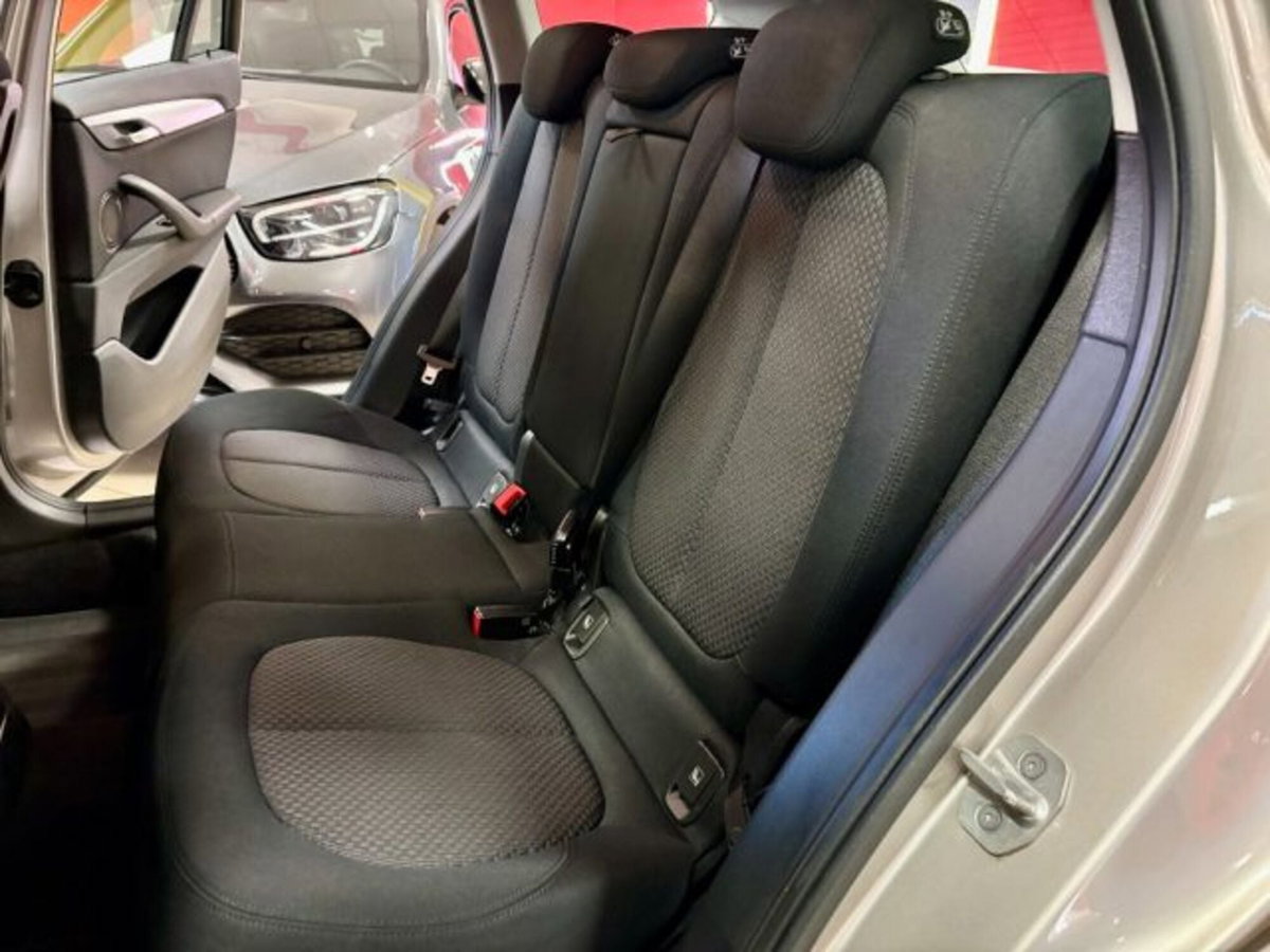 BMW X1 sDrive20d Business Advantage (9)