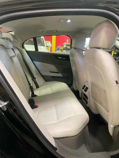 Jaguar XE 2.0 D 180 CV aut. Pure (11)