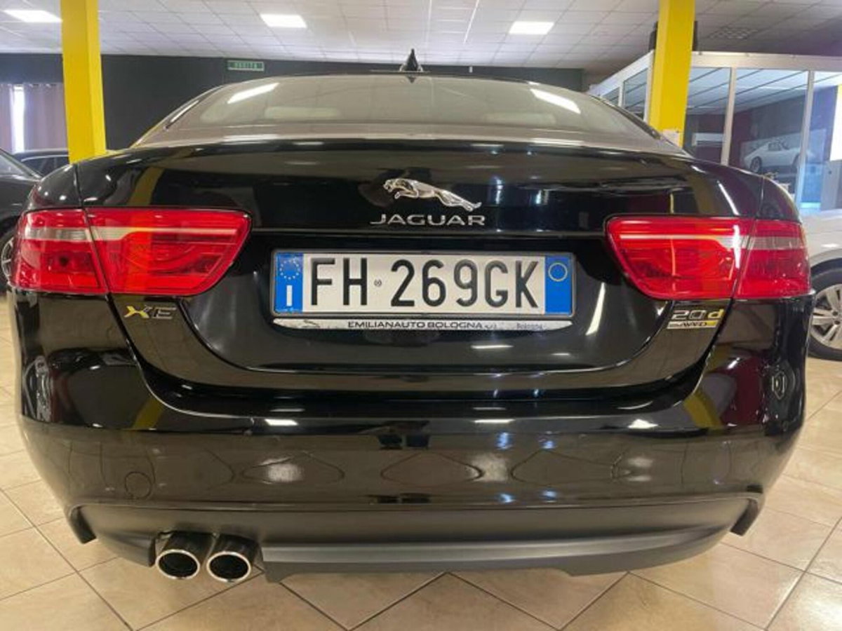 Jaguar XE 2.0 D 180 CV aut. Pure (13)