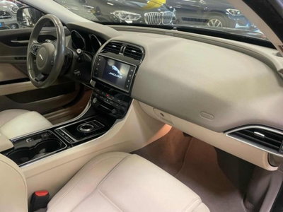 Jaguar XE 2.0 D 180 CV aut. Pure (9)