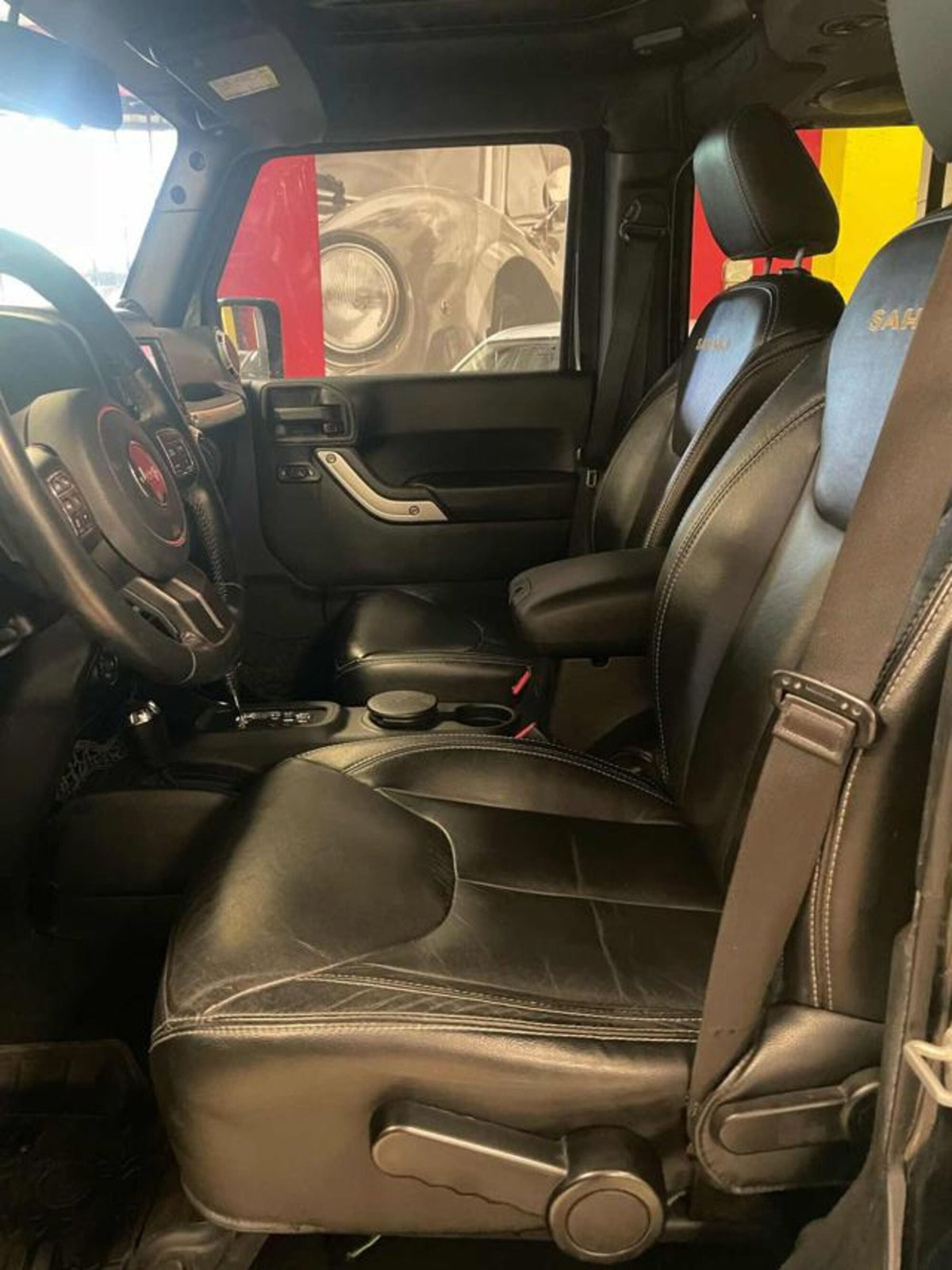 Jeep Wrangler Unlimited 2.8 CRD DPF Sahara (12)