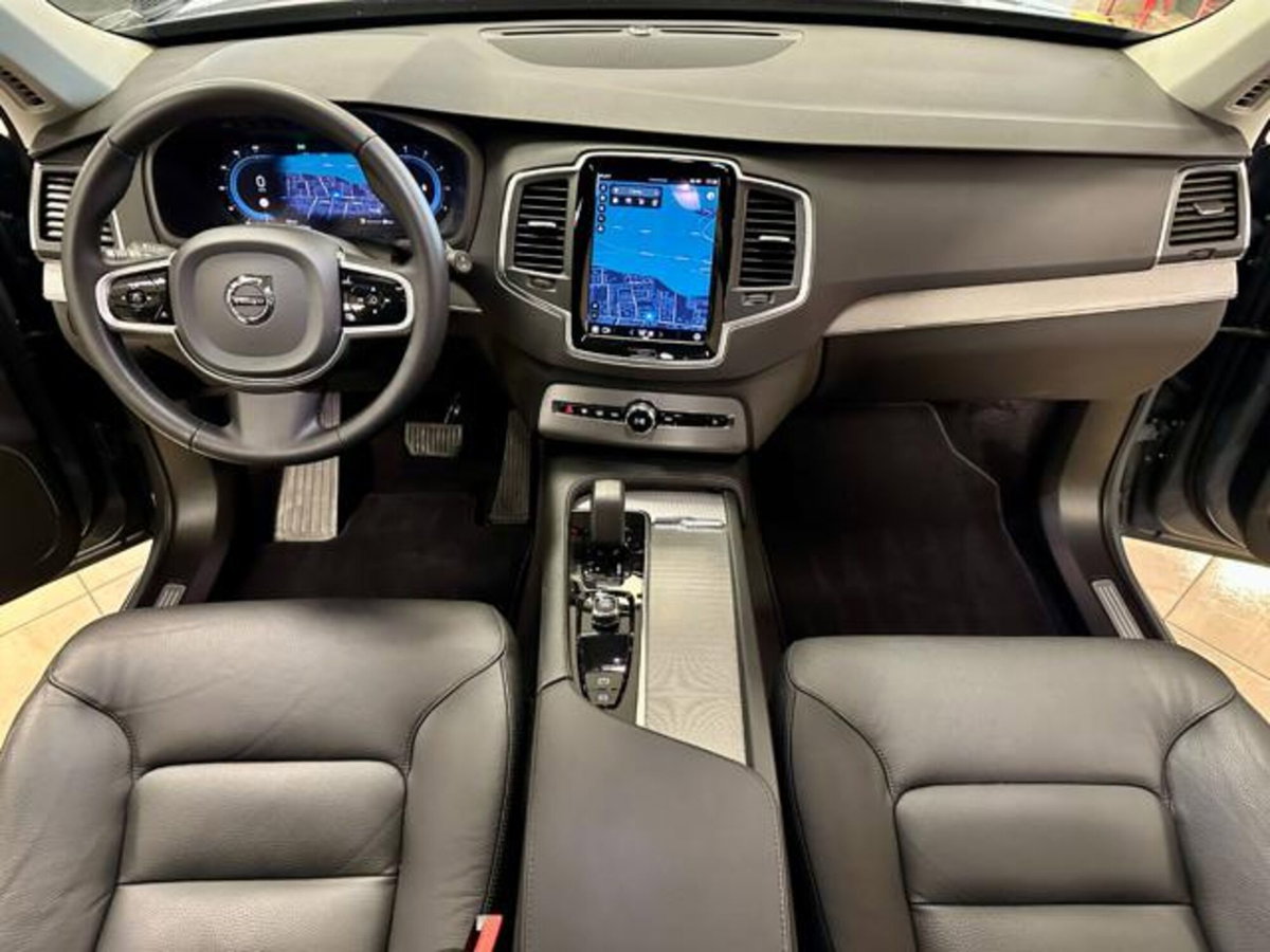 Volvo XC90 D5 AWD Geartronic 7 posti Kinetic (11)