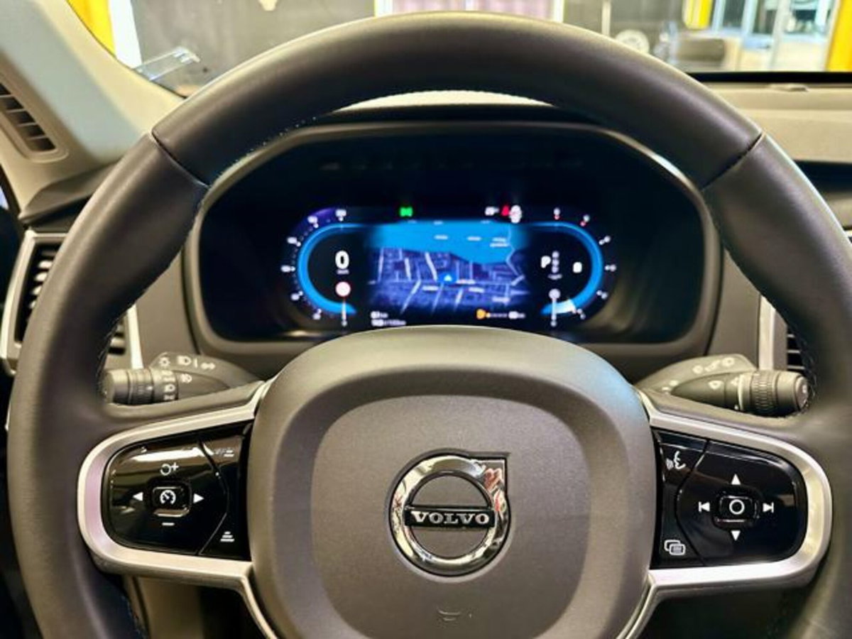 Volvo XC90 D5 AWD Geartronic 7 posti Kinetic (13)