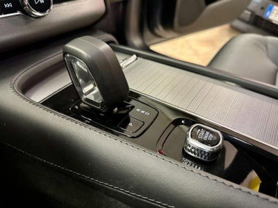 Volvo XC90 D5 AWD Geartronic 7 posti Kinetic (14)