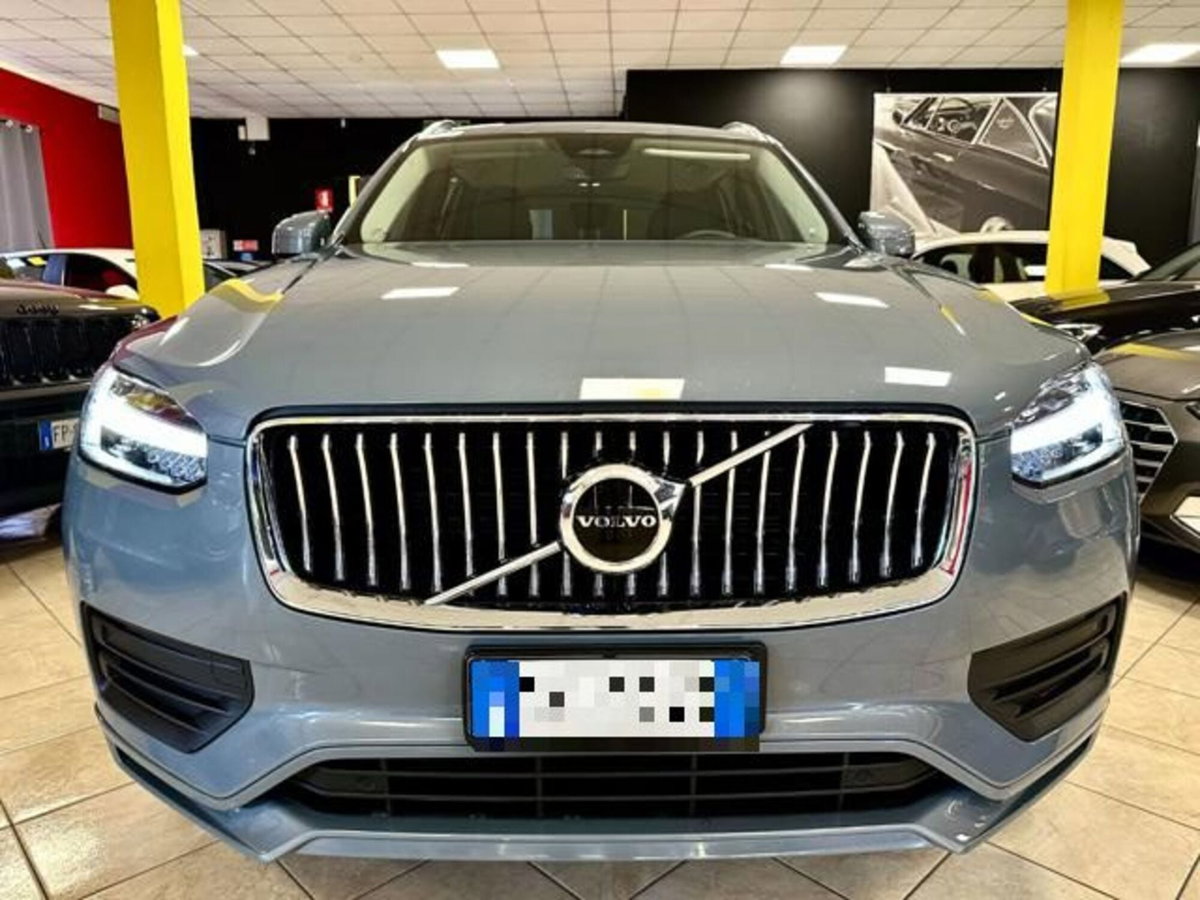 Volvo XC90 D5 AWD Geartronic 7 posti Kinetic (2)